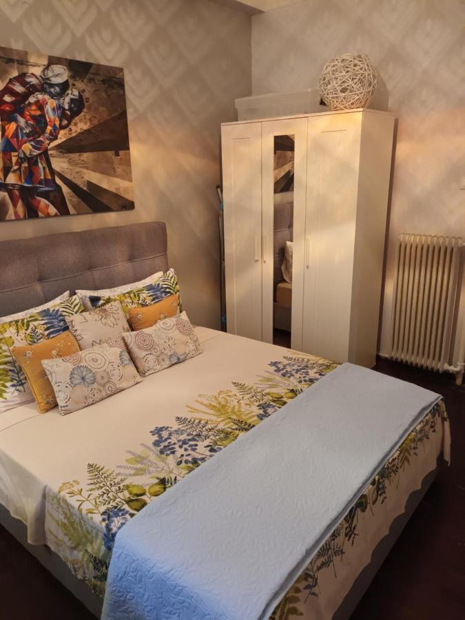 Apartment Alexandras Metro Studio&200mbps *